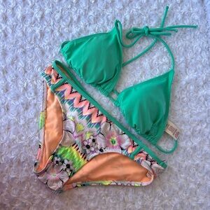 OP bikini Small Bottom/ Large top